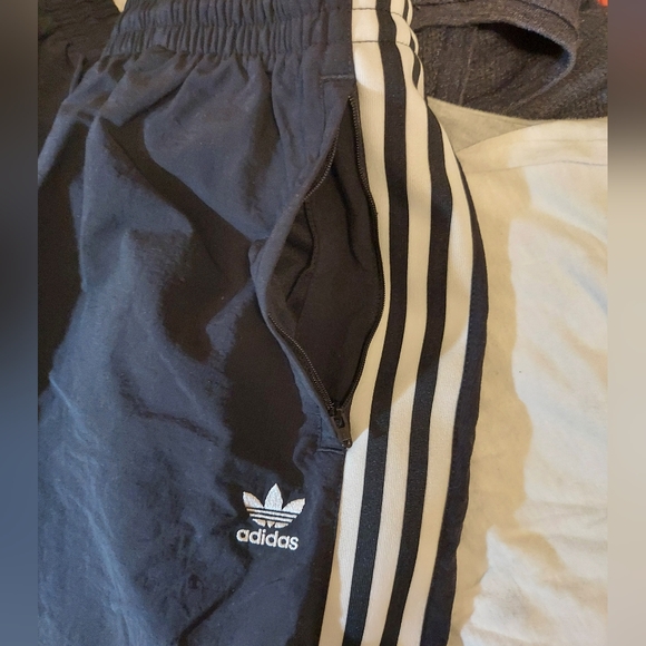Adidas lock up nylon plain weave trefoil track pants - Picture 7 of 13